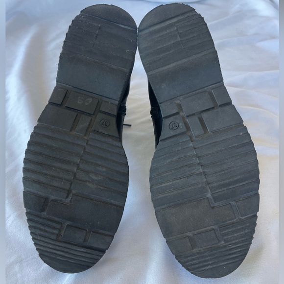 Vince Camuto Lace Up Leather Boots with Chain Details | Black - Picture 7 of 9